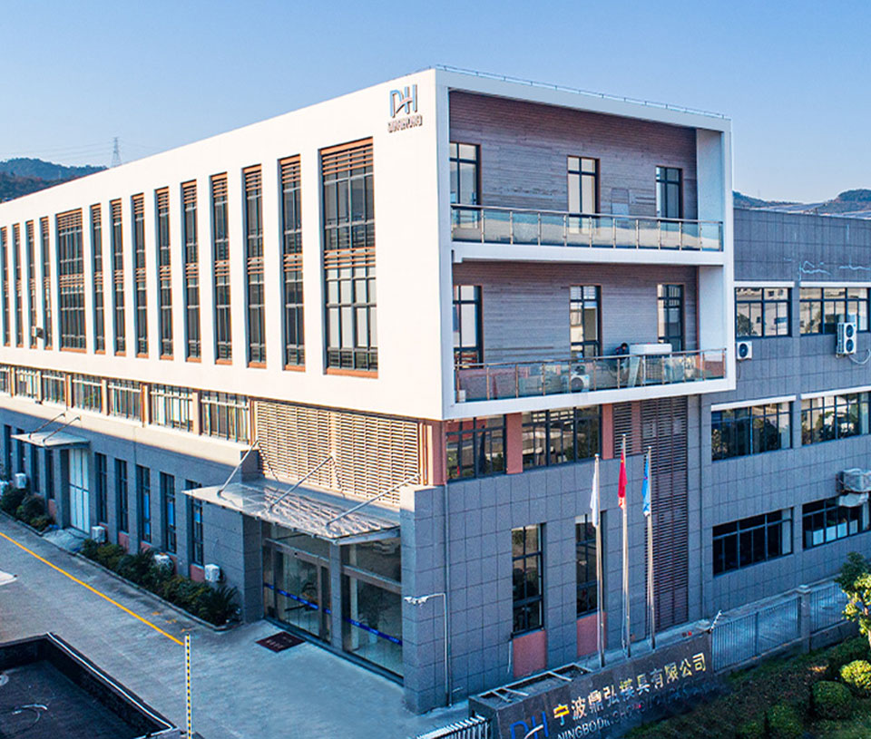 Ningbo Dinghong Mould Co., Ltd.